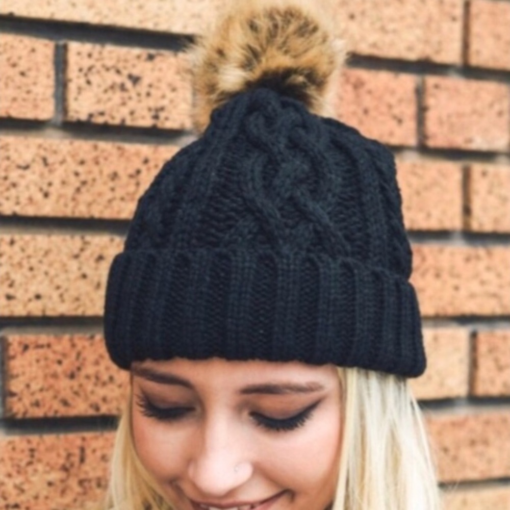 Pom Pom Knit Beanie😍😍